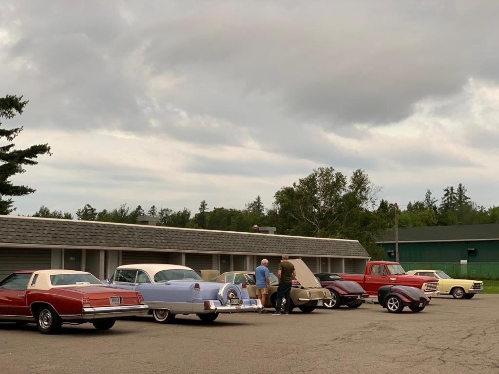 Ambassador Motel Sault Ste. Marie Exterior photo