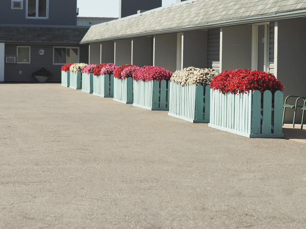 Ambassador Motel Sault Ste. Marie Exterior photo