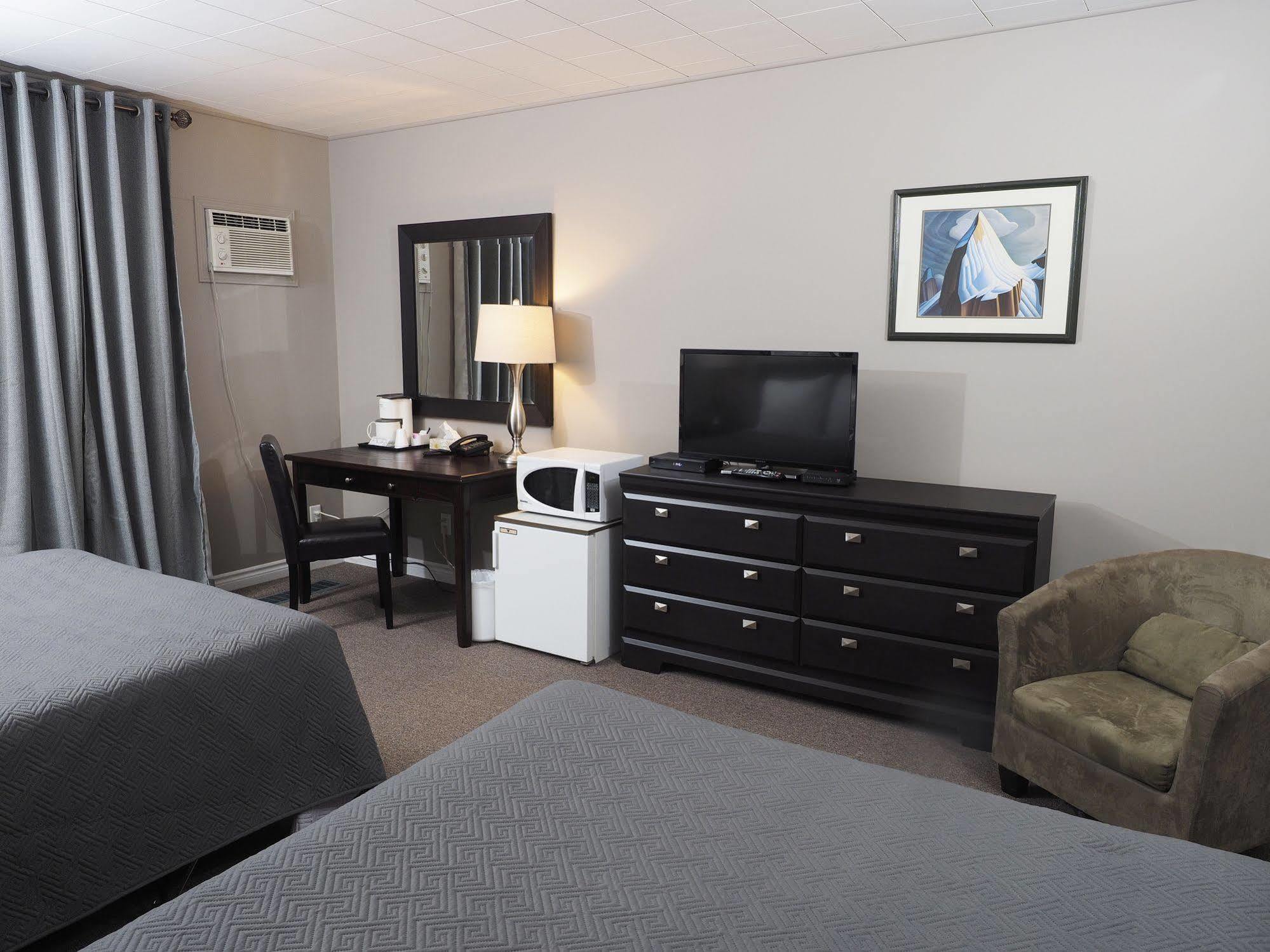 Ambassador Motel Sault Ste. Marie Exterior photo