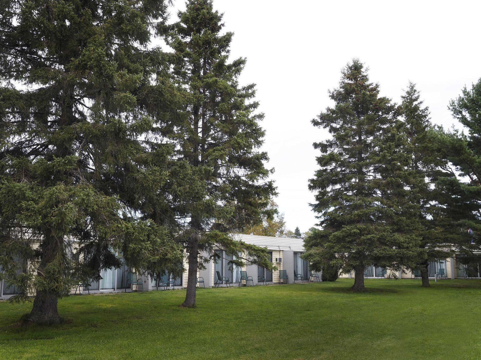Ambassador Motel Sault Ste. Marie Exterior photo