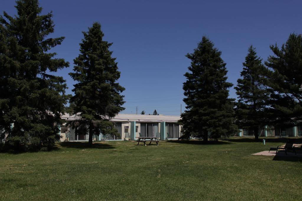 Ambassador Motel Sault Ste. Marie Exterior photo